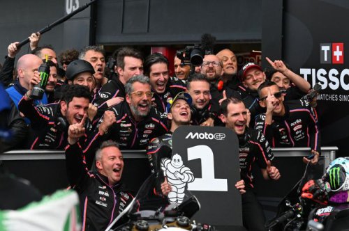 Bezzecchi Menang MotoGP Inggris 2025, Bos Aprilia Langsung Sebut Nama Martin