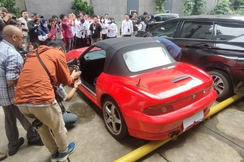 BMW Z3, Innova Sampai WR-V Pegawai Kemenaker Dikirim ke Rupbasan, 11 Mobil dan Dua Motor