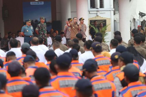 parkir, parkir minimarket, jukir resmi, Surabaya Tertibkan Izin Parkir Minimarket, Ini Sanksinya Kalau Tak Punya Jukir Resmi