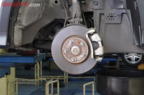 mobil bekas, rem mobil, rem mobil berdecit, penyebab rem mobil berdecit, kenapa rem mobil berdecit, penyebab rem mobil berdecit saat mundur, Jangan Disepelein, Rem Mobil Berdecit Saat Mundur Bisa Berbahaya