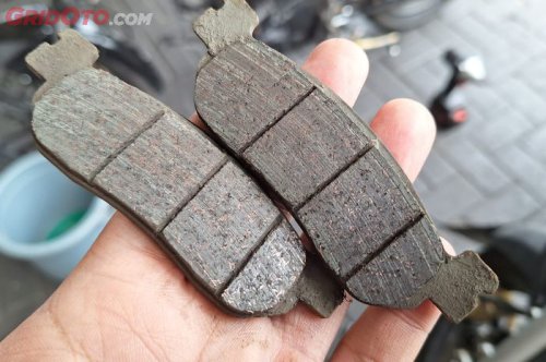 kampas rem, motor bekas, rem motor, kampas rem motor, penyebab kampas rem cepat habis, penyebab kampas rem motor cepat habis, apa penyebab kampas rem motor cepat habis, kenapa kampas rem motor cepat habis, Ternyata Kebiasaan Ini Bikin Kampas Rem Motor Bekas Cepat Habis