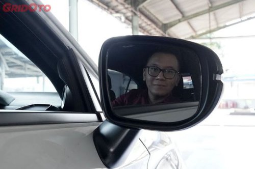 spion, mobil bekas, spion mobil, penyebab spion mobil sebelah kanan lebih mahal, kenapa spion mobil sebelah kanan mahal, Ternyata Ini Sebabnya Spion Mobil Sebelah Kanan Bisa Lebih Mahal