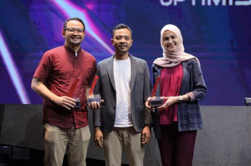 Top 8+ Mobil Toyota yang Raih Penghargaan OTOMOTIF Award 2025, Produk Hybrid-nya Gacor!