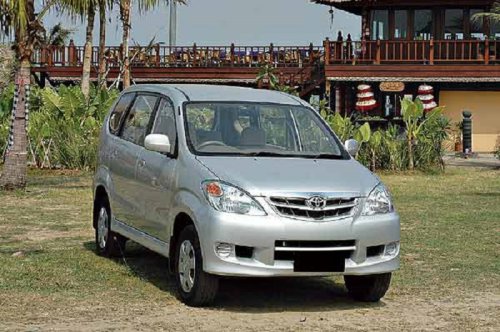 Mobil Bekas Toyota Avanza 2005, Harganya Murah Pas Buat Liburan Akhir Tahun