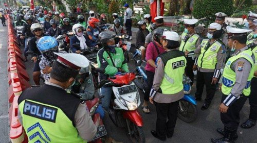 tilang manual, Razia Kendaraan 2026, Razia Polisi 2026, Operasi Patuh 2026, Pelanggaran Pelat Nomor, Razia Polisi Besar-besaran di Seluruh Indonesia Awal Juni 2026 Ini, Fokus Incar Pelat Nomor