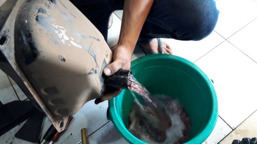 Ini Dampak Membiarkan Tangki Motor Bekas Kosong Selain Bikin Karat