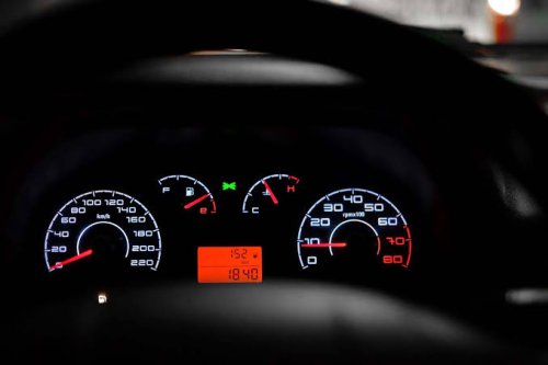 Bikin Dompet Boncos, Ini Penyebab Mobil Boros Bensin Saat Dipakai Perjalanan Jauh