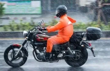Musim Hujan, Inilah Empat Cara Memilih Jas Hujan Yang Bagus Buat Naik Motor Bekas