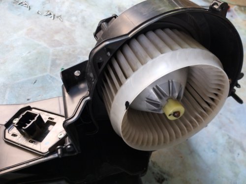 Blower AC yang Lemah Bisa Ganggu Sirkulasi Udara di Kabin Mobil