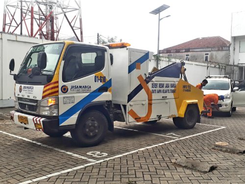 Gratis Sampai Exit Tol, Simak Aturan dan Tarif Resmi Derek Jasa Marga