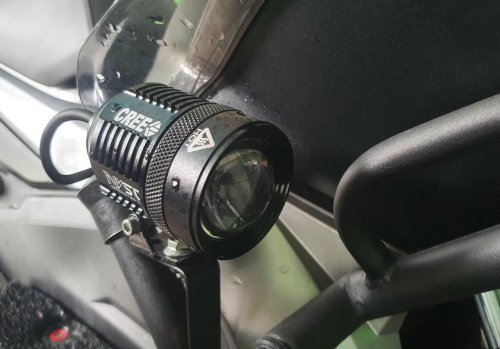 Wow.. Ternyata Lampu Tembak di Motor Bisa Digunakan Selama Ini