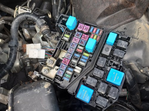 arus listrik, komponen, kelistrikan, sekring, Ampere, Sekring Putus, Bahaya Ganti Kapasitas Ampere yang Tidak Sesuai