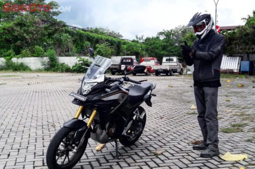 tips touring, motor touring, Honda CB150X, CB150X, Harga honda cb150x, Cocok Dipakai Touring Jauh, Cek Spesifikasi dan Harga Honda CB150X 2026