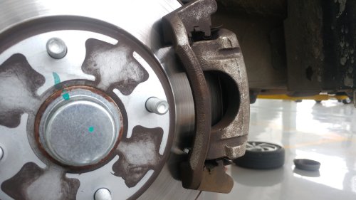 Pedal Rem Terasa Getar Saat Pengereman, Pahami Penyebab Pastinya