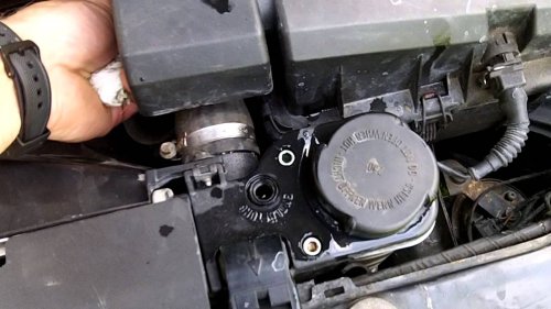mobil, mesin, fungsi, coolant, Overheat, bleeding, Proses Bleeding Bertujuan Mengeluarkan Udara dari Jalur Coolant