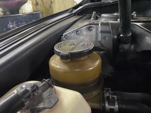 Ternyata Oli Power Steering Juga Harus Diganti, Ini Waktunya!