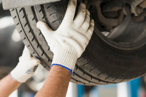 Pemilik Mobil Wajib Tahu, Ini Cara Rotasi Ban Yang Benar Agar Lebih Awet