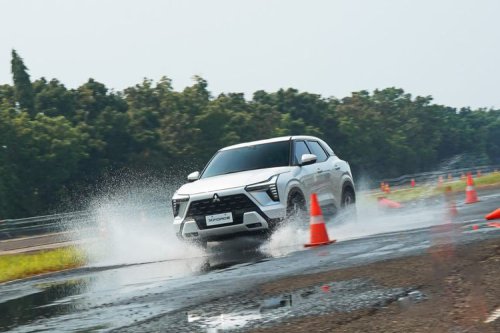 Fitur Canggih di Mitsubishi XForce Ini Sangat Membantu Ladies di Musim Hujan