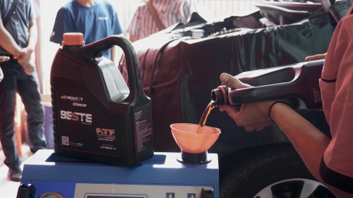 Banyak Pemilik Mobil Matik Salah Kaprah, Macet Bikin Oli Transmisi Cepat &lsquo;Habis Umur&rsquo;