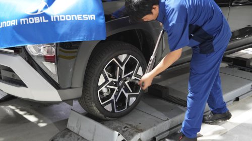 kunci, teromol, drat, mur roda, kekencangan, Kencangkan Mur Roda Mobil Berlebihan Malah Bikin Masalah, ini Faktanya