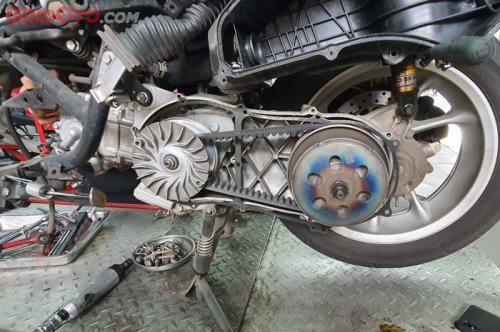 Persiapan Liburan Akhir Tahun Servis CVT Yamaha NMAX, Biayanya Cuma Segini