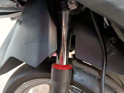 Beginilah Efek Samping Oli Sokbreker Depan Motor Bekas Diisi Lebih atau Kurang