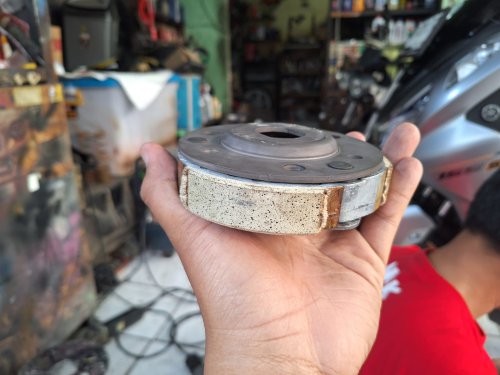 motor matic, kampas ganda, kampas ganda motor matic, cara mudah membersihkan kampas ganda, cara membersihkan kampas ganda, Begini Cara Mudah Membersihkan Kampas Ganda Motor Matic Yang Kotor