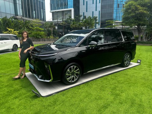 taksi online, Maxus MIFA 9, PT Indomobil Energi Baru, Yudhy Tan, GrabExecutive, Mobil Listrik Maxus Mifa 9 Jadi Armada Taksi Online GrabExecutive