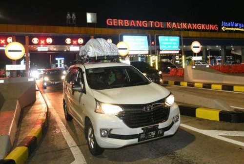 Sering Ditemui saat Mudik, Ini Resiko Fatal Bawa Barang Berlebih di Atap Mobil