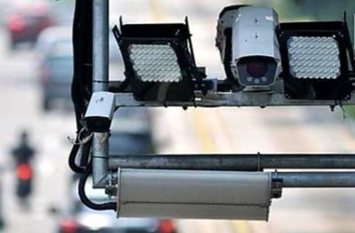 speed gun, tilang salah sasaran, overspeed, Tilang Keliru, Kamera Lalu Lintas, Ribuan Pengemudi Ditilang Secara Keliru Mulai 2021, Polisi Baru Sadar Kamera Lalu Lintas Eror Sejak Lama