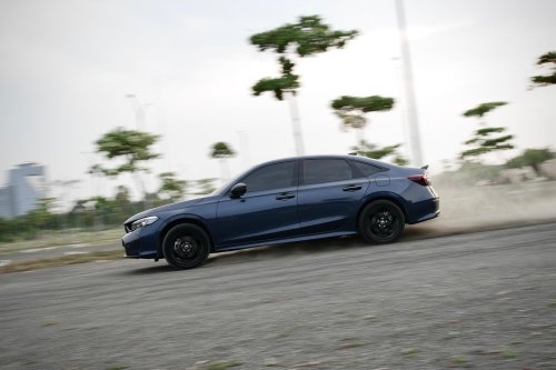 Sekencang Ini Honda Civic Hybrid, Bikin Corolla Altis Hybrid Minder