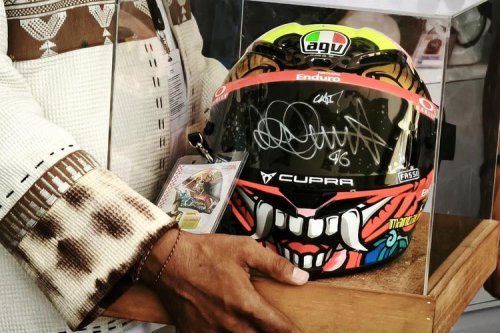 Helm AGV Bertanda Tangan Valentino Rossi Laku Dilelang Rp 15 Juta, Desain Buatan Anak Bangsa