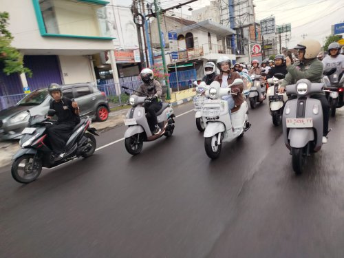 yamaha, Yamaha Fazzio, Fazzio, Zee Asadel, Fazzio Youth Festival, Fazzio Youth Festival 2025, Si Cantik Zee Asadel Gak Takut Basah, Hujan-hujanan Jadi Leader City Touring Fazzio Youth Festival Yogyakarta 2025