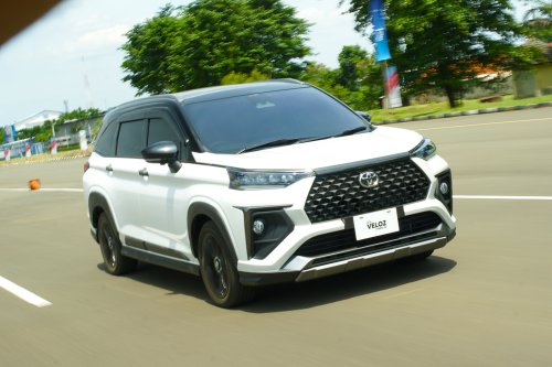 Lebih Canggih! Ini Bedanya Busi Mobil Hybrid Dengan Busi Mobil Biasa