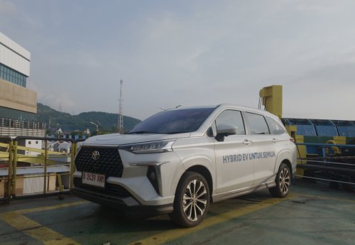 toyota, hybrid, PT Toyota Motor Manufacturing Indonesia, LPEM FEB UI, Potensial Tapi Tertahan, Ini Tantangan Mobil Hybrid di Indonesia