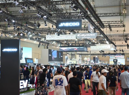 gaikindo, pameran gaikindo, GIIAS 2025, GJAW 2025, Ramai Pengunjung, Penjualan Kendaraan di Pameran GAIKINDO Naik 14 Persen