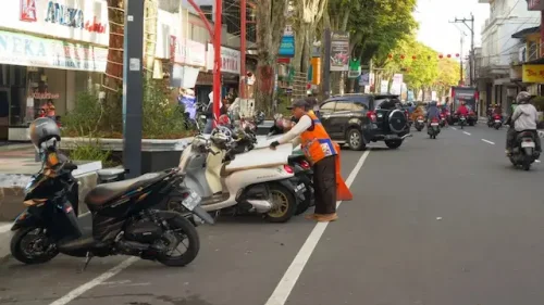 Bikin Iri, Tarif Parkir Resmi di Kota Dekat Yogyakarta Ini Malah Turun Per Januari 2026