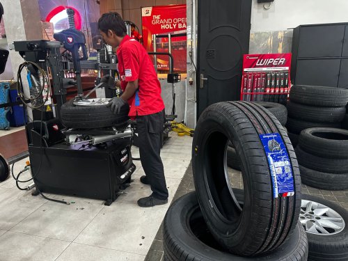 Ladies Mau Ganti Ban Mobil Tapi Dana Terbatas, Baiknya Ganti Ban Depan Atau Belakang Dulu?