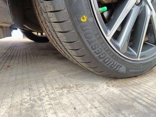 Ternyata Begini Perawatan Ban Mobil Bekas Yang Benar, Cegah Retak Halus
