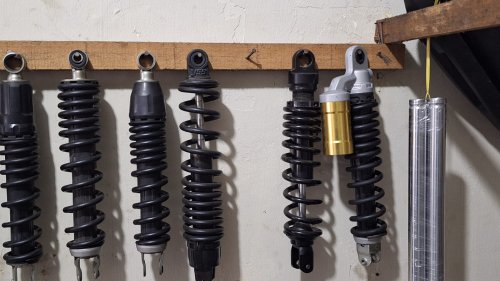 Harga Lebih Murah, Begini Efek Negatif Pasang Sokbreker Motor Palsu