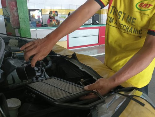 Benarkah Filter Udara Kotor Bisa Bikin Tarikan Mobil Terasa Berat?