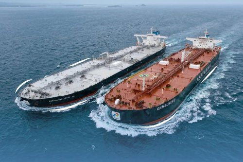 Iran Beri Angin Segar Buka Selat Hormuz Dua Minggu, Harga Minyak Dunia Spontan Anjlok 16 Persen