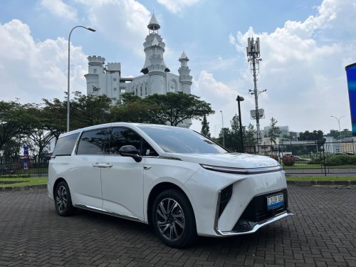 mobil cina, Maxus, Maxus MIFA 9, MIFA 9, parade chindo, Nikmatnya Naik Maxus Mifa9, Langsung Serasa Jadi Seorang CEO