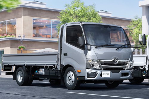 Truk Canggih Nih, Toyota Dyna Cargo Spek Jepang Bisa Ngerem Sendiri