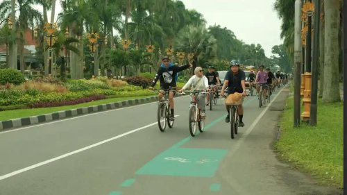 parkir liar, parkir sembarangan, dishub, Dishub Kota Malang, Tak Ada Ampun, Mobil-Motor Parkir Seenaknya di Malang Terancam Denda Ratusan RIbu