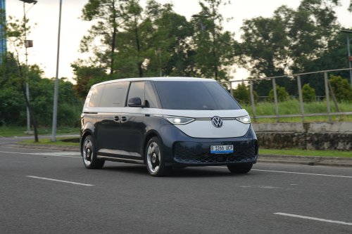Adu Irit Konsumsi Energi MPV Listrik Sultan XPENG X9 VS VW ID. Buzz