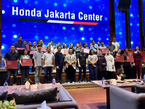 Apresiasi Konsumen, Honda Serah Terima Hadiah Brio Ke Para Pemenang
