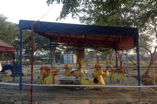 1. Danau Alamanda, 2. Transera Waterpark, 3. Bumi Perkemahan, 4. Situ Gede, 5. Saung Wulan, 6. Danau Cipule, 7. Klenteng Hok Lay Kiong, 8. Vihara Dharma Jaya, 9. Pura Agung Tirta Bhuana, 10. Masjid Jami&rsquo; Al-Hidayah, 11. Rimba Kota, 12. Danau Ramaias, 13. Taman Alun Alun Kota, 14. Galaxy Tirta Mas, 15. Go! Wet Waterpark, 16. Danau Marakas, 17. Waterboom Lippo Cikarang, 18. Taman Kemang Pratama, 19. Curug Parigi, 20. Dunia Salju, 21. Pantai Muara Gembong, 22. Pantai Muara Beting, 23. Pantai Muara Bendera, 24. Pantai Mekar, 25. Hutan Kota, 26. Taman Buaya Indonesia Jaya, 27. Gedung Juang 45, 28. Saung Ranggon, 29. Danau Cibeureum, 30. Rumah Pohon Jatiasih, Top 30+ Daftar Tempat Wisata Instagramable di Bekasi Yang Sudah Dibuka dan Lagi Hits