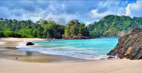 1. Teluk Hijau, 2. Watu Dodol, 3. Pantai Boom, 4. Desa Osing, 5. Air Terjun Lider, 6. Pantai Plengkung, 7. Pantai Sukamade, 8. Kawah Ijen, 9. Pulau Merah, 10. Alas Purwo, 11. Teluk Biru, 12. Hutan Pinus Songgon, 13. Air Terjun Tirto Kemanten, 14. Wedi Ireng, 15. Pantai Blimbingsari, 16. Umbul Bening, 17. Pantai Rajegwesi, 18. Mirah Fantasia, 19. Taman Blambangan, 20. Pantai Bangsring, 21. Air Terjun Jagir, 22. Pura Agung Blambangan, 23. Waduk Sidodadi Glenmore, 24. Rowo Bayu, 25. X-Badeng Adenture, 26. Mangrove Bedul Ecotourism, 27. Pantai Mustika Pancer, 28. Taman Sritanjung, 29. Rowo Biru, 30. Pemandian Tamansuruh, 31. Kawah Bulan Sabit, 32. Taman Sayu Wiwit, 33. Pantai Trianggulasi, 34. Pulau Tabuhan, 35. Taman Nasional Baluran, 36. Savana Sadengan, 37. Parangkursi, 38. Air Terjun Selendang Arum, 39. Pantai Grajagan, 40. Jawatan Benculuk, Top 40+ Objek Wisata di Banyuwangi, Sudah ke Sini Belum?