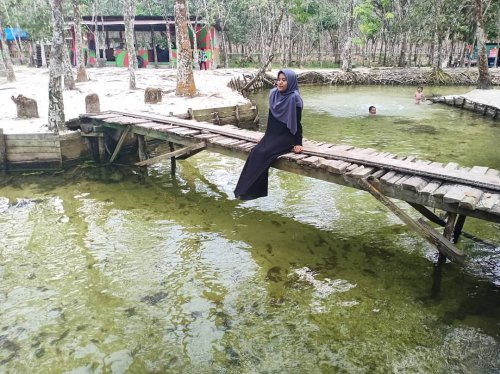 1. Sungai Hijau Bangkinang, 2. Desa Wisata Okura, 3. Boombara Waterpark, 4. Benteng Tujuh Lapis, 5. Taman Wisata Alam Mayang, 6. Kawah Biru, 7. Danau Buatan Lembah Sari, 8. Pemancingan Alam Mayang, 9. Riau Fantasi, 10. Taman Kota Pekanbaru, 11. Rumah Singgah Tuan Kadi, 12. Anjungan Seni Idrus Tintin, 13. Sungai Siak, 14. Balai Adat Melayu, 15. Perpustakaan Soeman HS, 16. Kebun Binatang Kubang, 17. Istana Siak Sri Indrapura, 18. Museum Sang Nila Utama, 19. Air Terjun Guruh Gemurai, 20. Air Terjun Aek Martua, 21. Taman Hutan Raya Sultan Syarif Hasyim, 22. Air Terjun Batang Kapas, 23. Pasar Bawah, 24. Citraland Waterpark, 25. Kuantan Regency Waterpark, Top 25+ Tempat Wisata di Pekanbaru Yang Terbaru dan Lagi Hits, Simak Rekomendasi Terkenal Ini